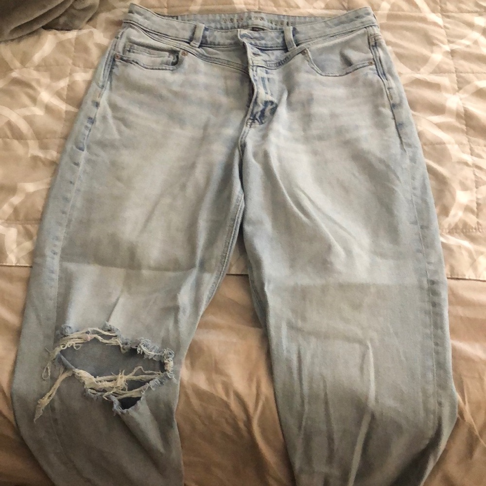 American Eagle mom jeans